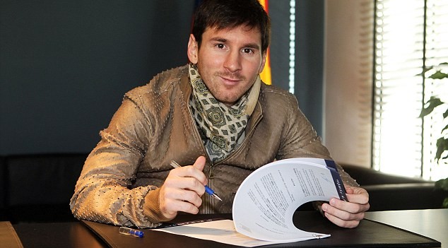 Lionel Messi Agrees New Contract With Barcelona
