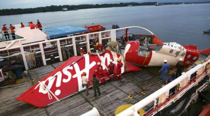 Divers Find Black Box Of Crashed AirAsia Jet: Indonesia Ministry