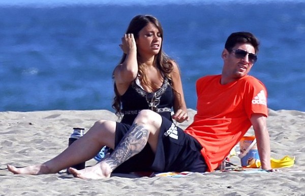 Messi set to wed girlfriend