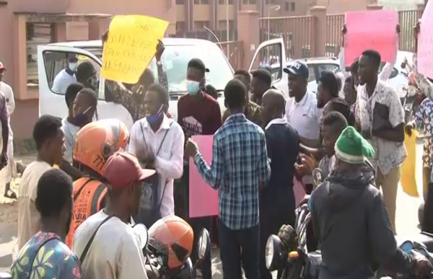 Students Demand End to FG/ASUU Impasse