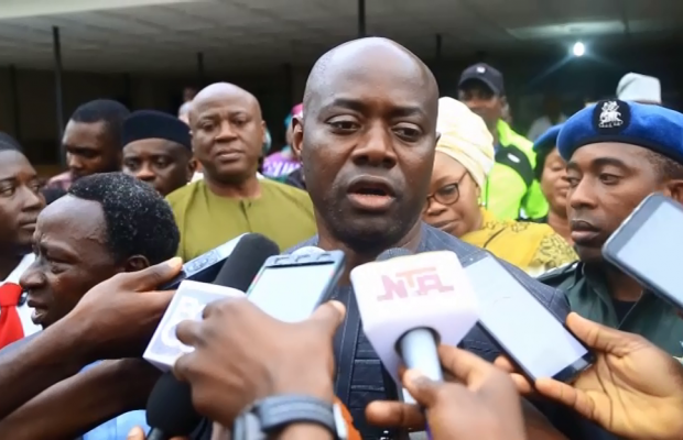 Makinde vows to turn around fortunes of State hospitals.