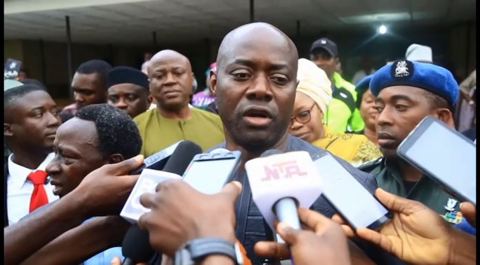 Makinde vows to turn around fortunes of State hospitals.
