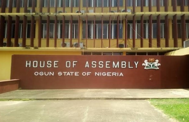 3 Ogun Lawmakers Defect to APC