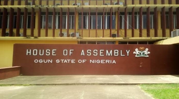 Ogun Assembly Minority Leader, 6 Others Defect to APC