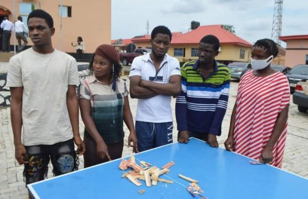 EFCC Nabs Two Ladies for Attempting to Smuggle Hard Drugs to Detainees